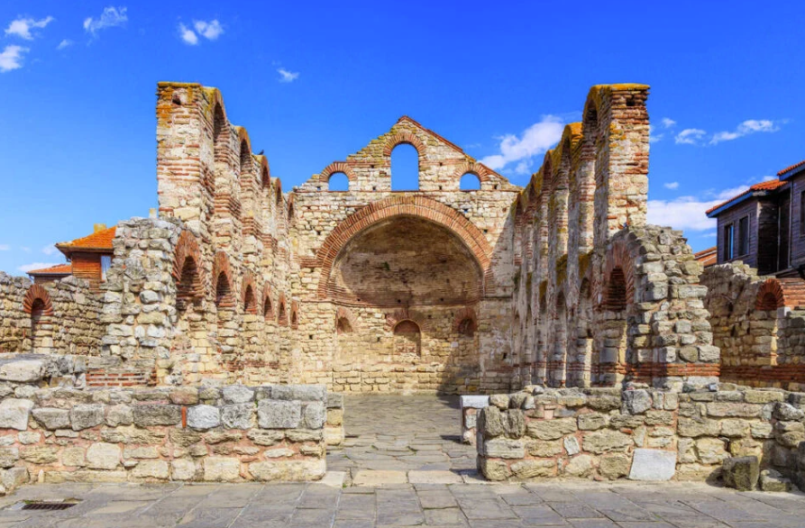 Nə Yunanıstan, nə də İtaliya: Avropada yay istirahəti üçün gizli inci (FOTO)